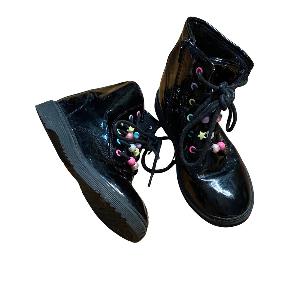 The Children’s Place Black Patent Lace-Up Combat Boots Girls Size 1 - Picture 2 of 7